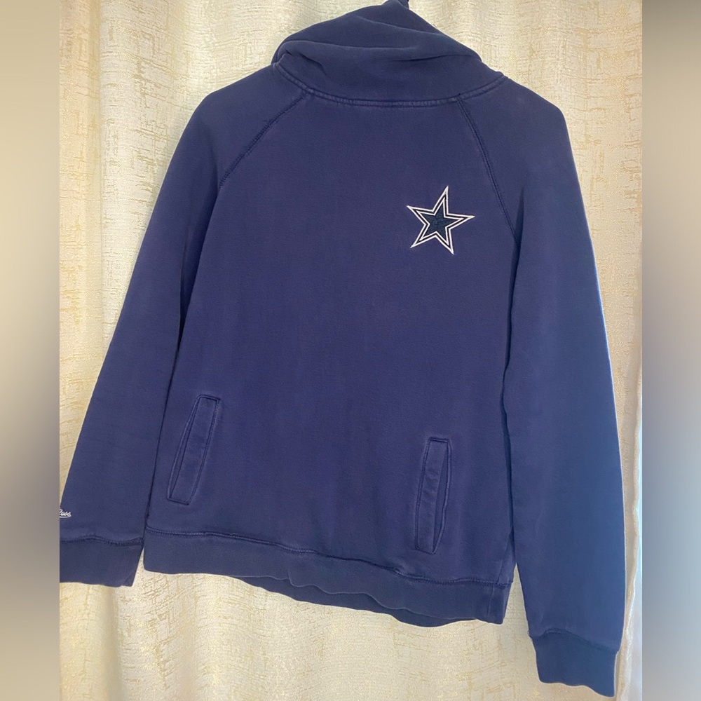 Mitchell and Ness Dallas Cowboys Funnel neck hoodie! Size medium